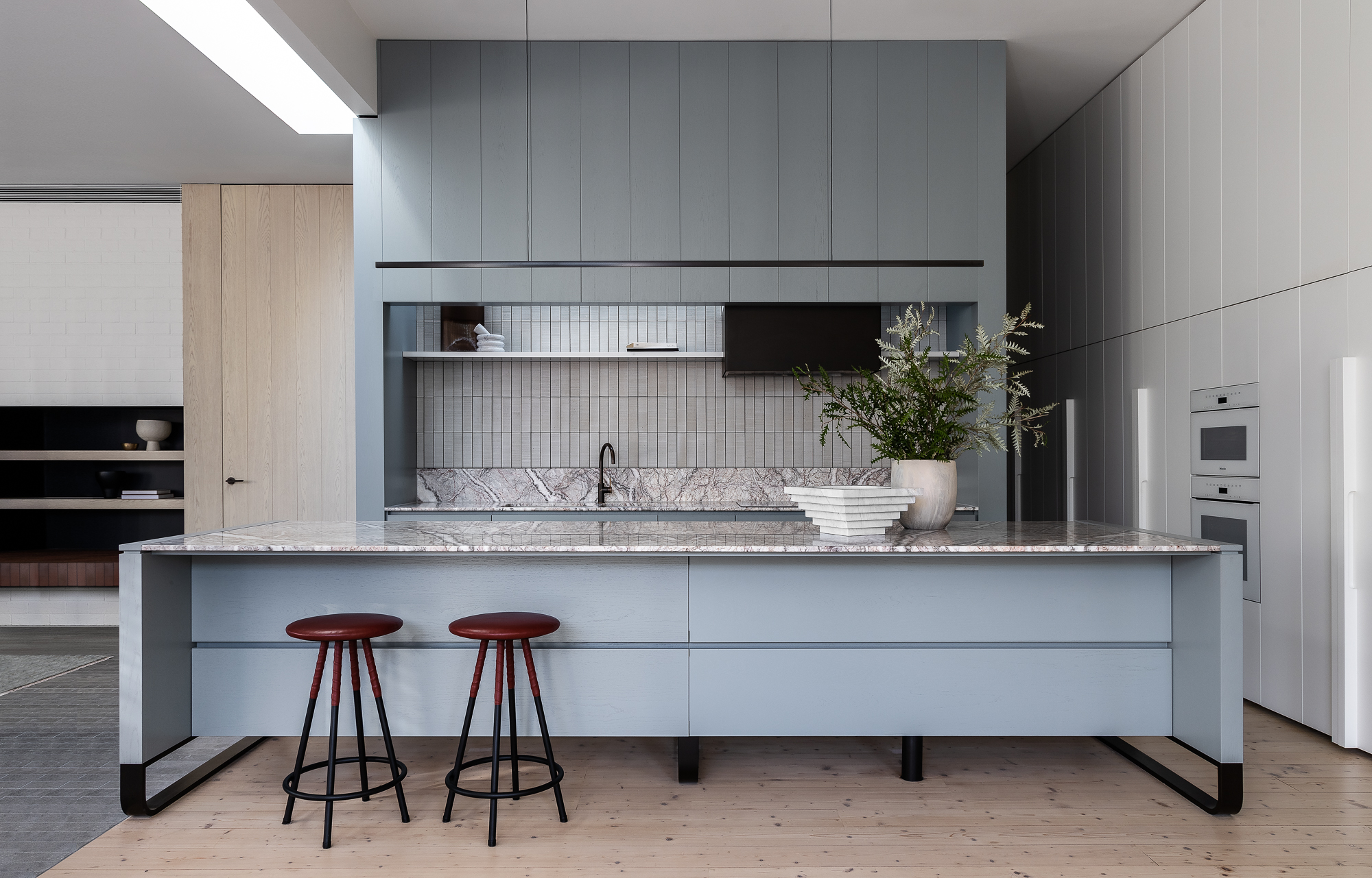 Choosing materials for kitchen benchtops, splashbacks and islands ...