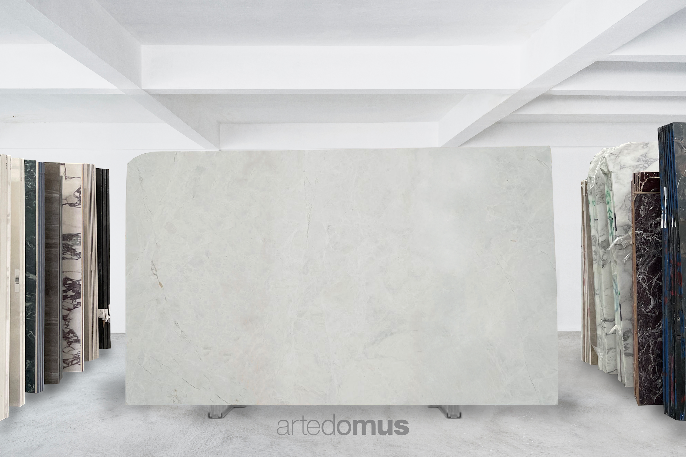 Crema Perla 20mm Honed Block 556.png