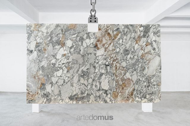 Gazaro 566 Perth.jpg