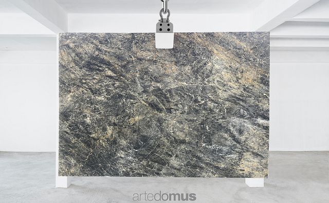 Breccia Grigio 11 Bris.jpg