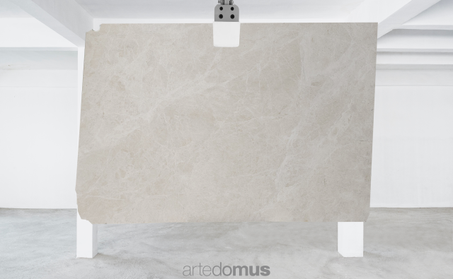 Crema Perla 20mm Honed approx. 2800x1850mm Block 2008.png