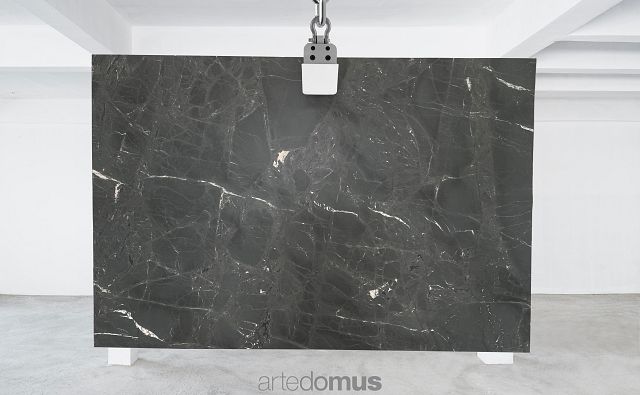 Black Fantasy Brushed 10F.jpg