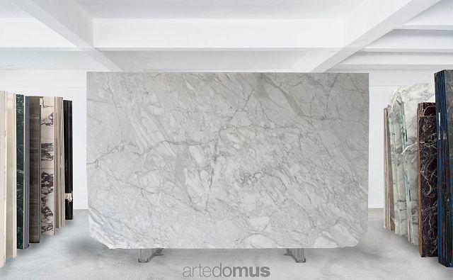 Calacatta Cremo Honed 20mm - 324AE.jpg