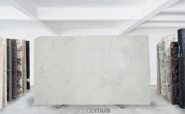Crema Perla 20mm Honed Block 556.png