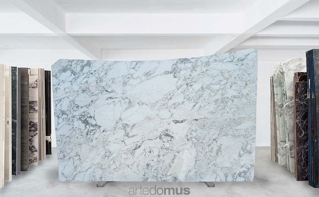 Vagli Oro 20mm Honed Block 150.jpg