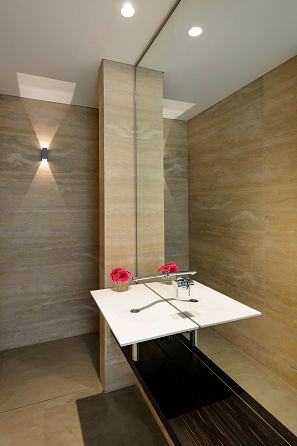 Travertine Noce Honed walls and floor.jpg