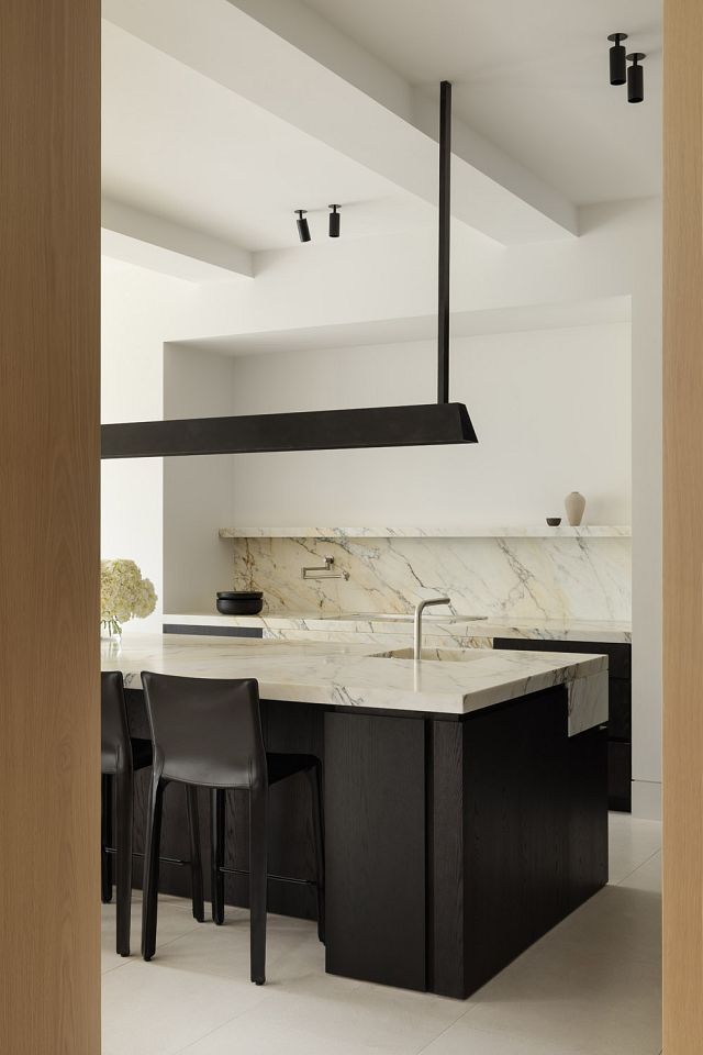 Paul Conrad Architects, Conrad Residence featuring Artedomus Crema Lyra limestone, Artedomus Paonazzo marble