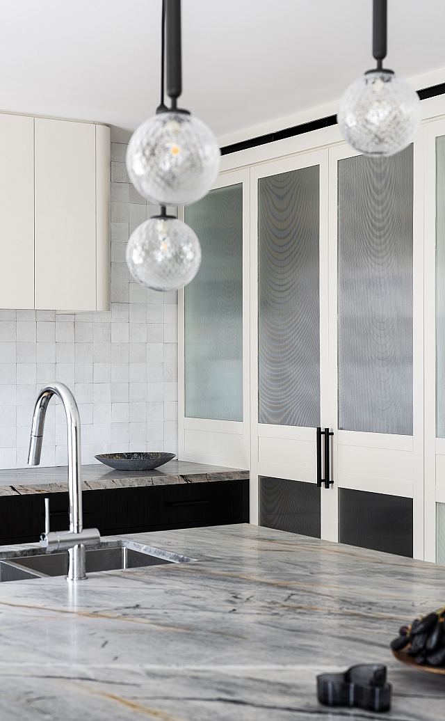 Faustina kitchen. Designed by Suzanne Green. Photography by Tom Ferguson.jpg