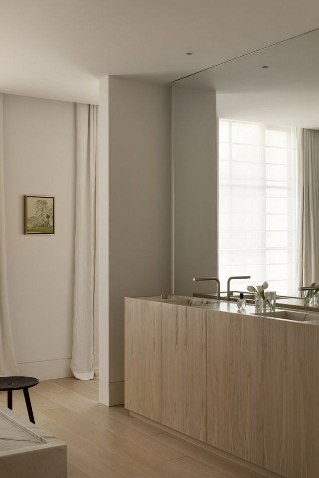 Paul Conrad Architects, Conrad Residence featuring Artedomus Crema Lyra limestone, Artedomus Paonazzo marble