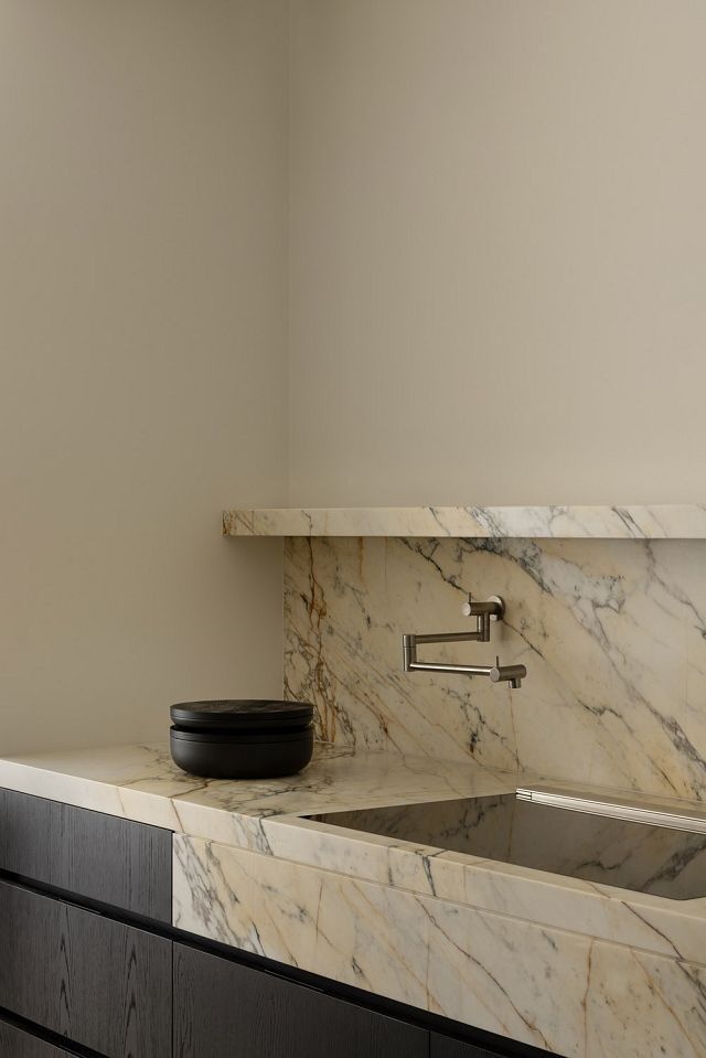 Paul Conrad Architects, Conrad Residence featuring Artedomus Crema Lyra limestone, Artedomus Paonazzo marble