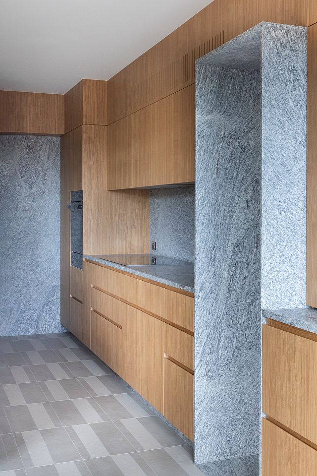 Rocaro Honed and Beton Blends Dust at Double Bay II by Architect George. Photography by Joanne Ly