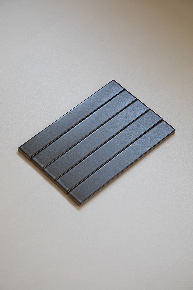 Nocturne Black Angle