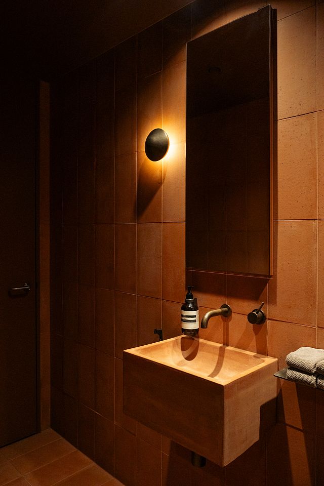 Litos Naturale tiles and Basins, made of Italian terracotta by Cotto Manetti, used in Fisher Paykel Fitzroy. Photography by Joanne Ly