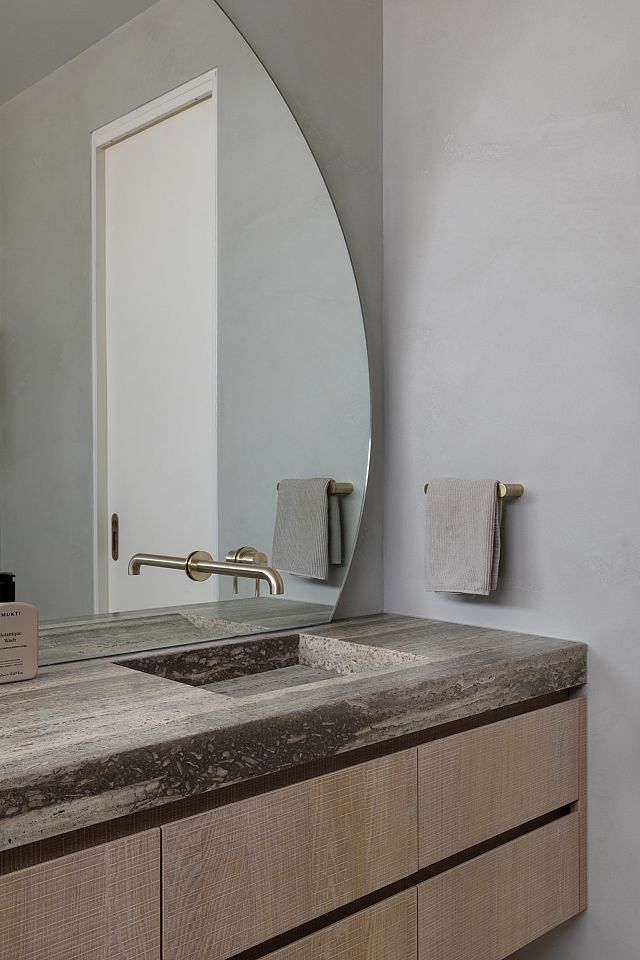 Ocean Blue Travertine Benchtop. Project by My Builder Victoria. Photography by Elise Scott