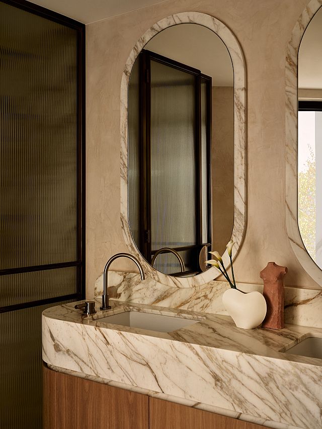 Calacatta Vagli Platinum Extra at Residence B by Studio Albus. Photography by Ryan Linnegar 067_3000px.jpg