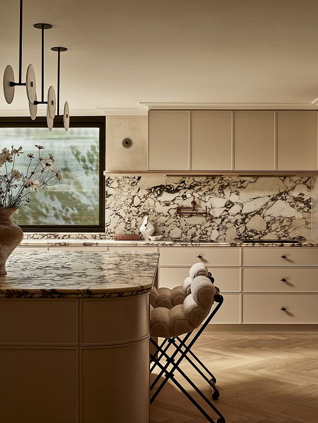 Calacatta Viola at Residence B by Studio Albus. Photography by Ryan Linnegar