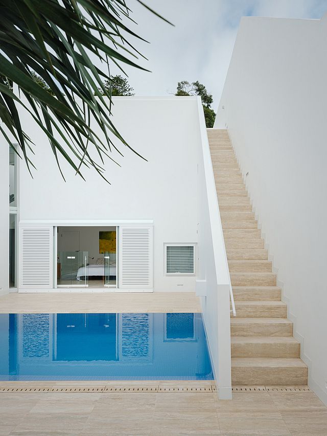 Travertine Roccia at Ken Done House. Photography by Clinton Weaver