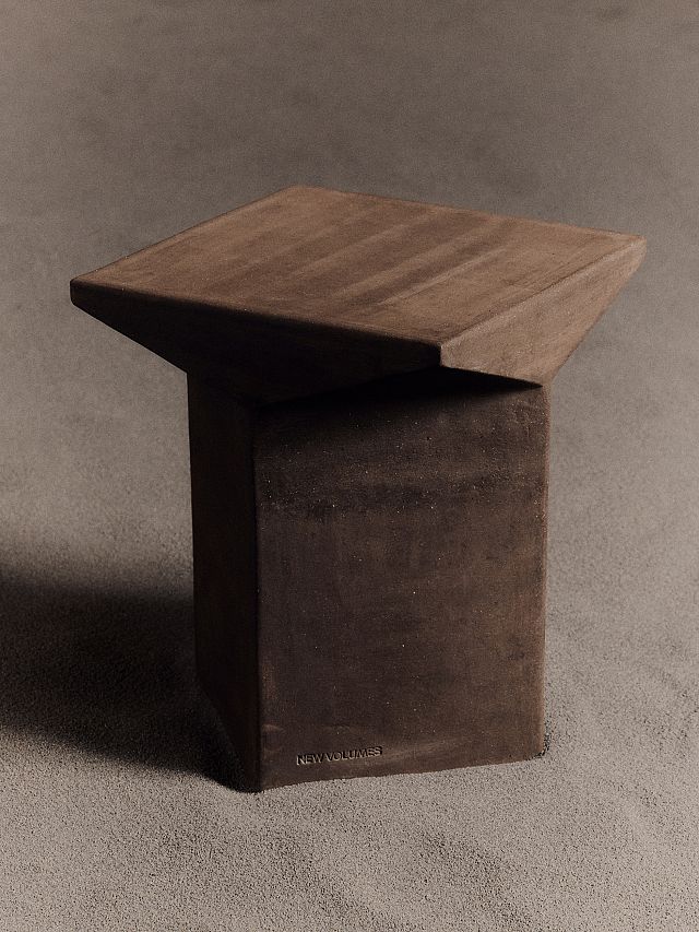 New Volumes Pitcher stool Marrone