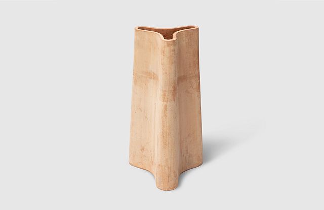 Skáfos Umbrella Stand c⁄o Chris Connell.jpg