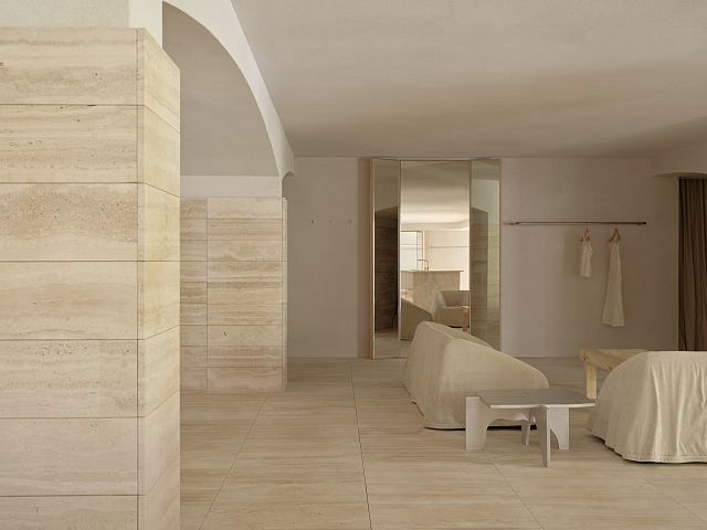 Travertine Zena at Venroy, Byron Bay by Sarah I'Anson. Photography by Tom Ross.jpg