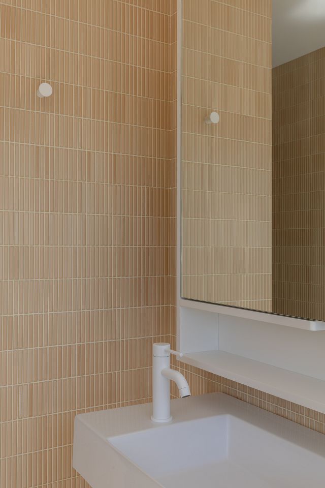 Hashi Border HA-ORN:47 mosaic tile. Design by AWA Studio and Phography by Joanne Ly