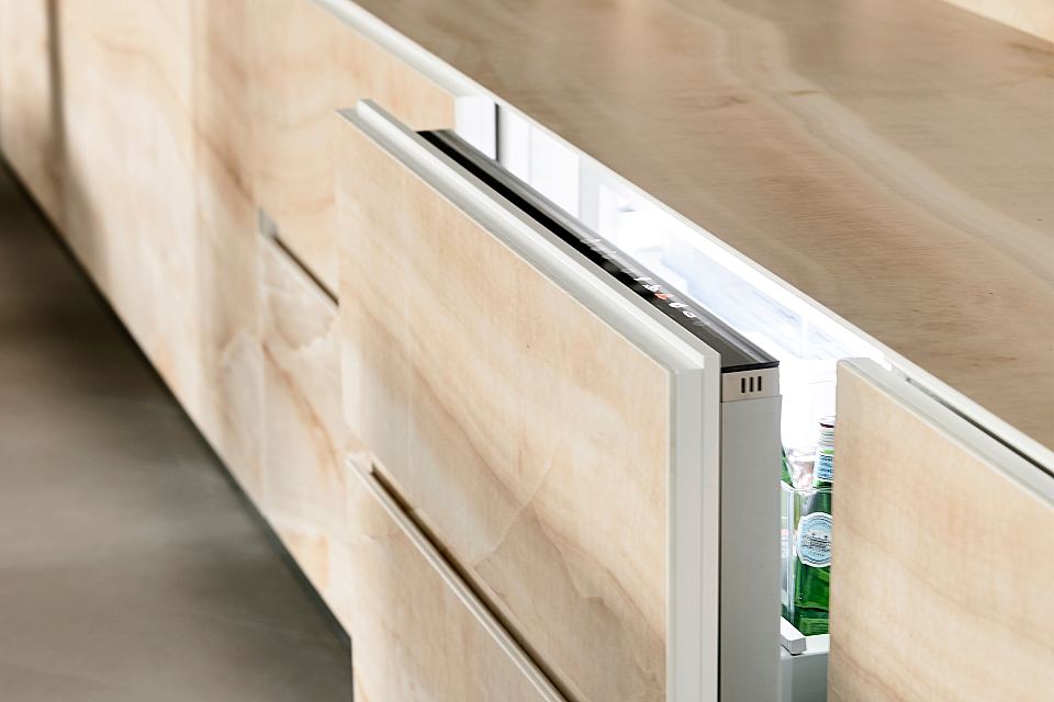 Choosing The Best Kitchen Benchtop Material Caesarstone Natural