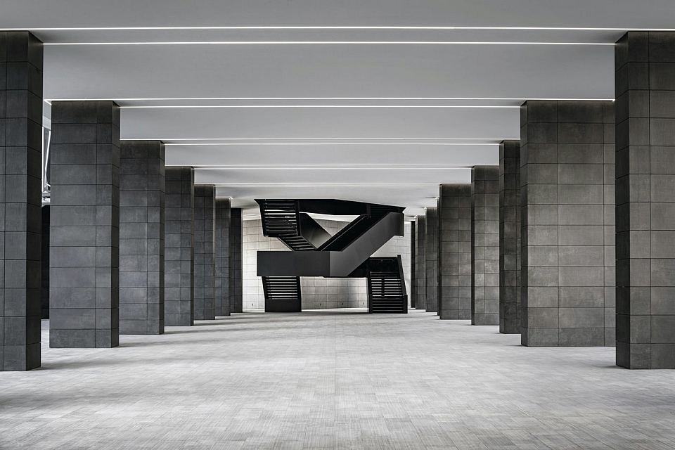 Floor and Walls in Core Shade Active in colours Cloudy and Sharp. De Castillia 23 by Urban Up, Gruppo Unipol, Milan.jpg