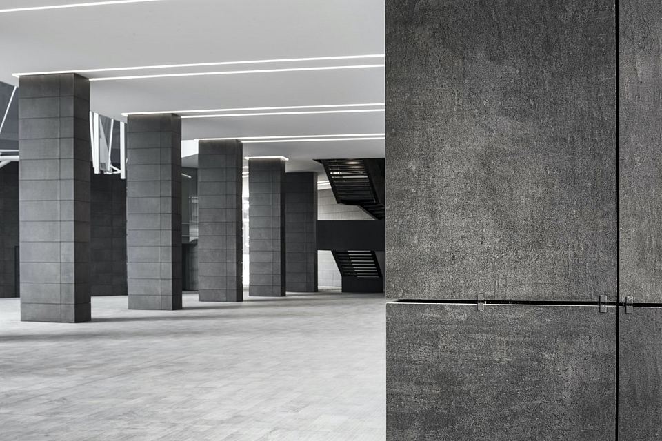 Floor and Walls in Core Shade Active in colours Cloudy and Sharp. De Castillia 23 by Urban Up, Gruppo Unipol, Milan.jpg